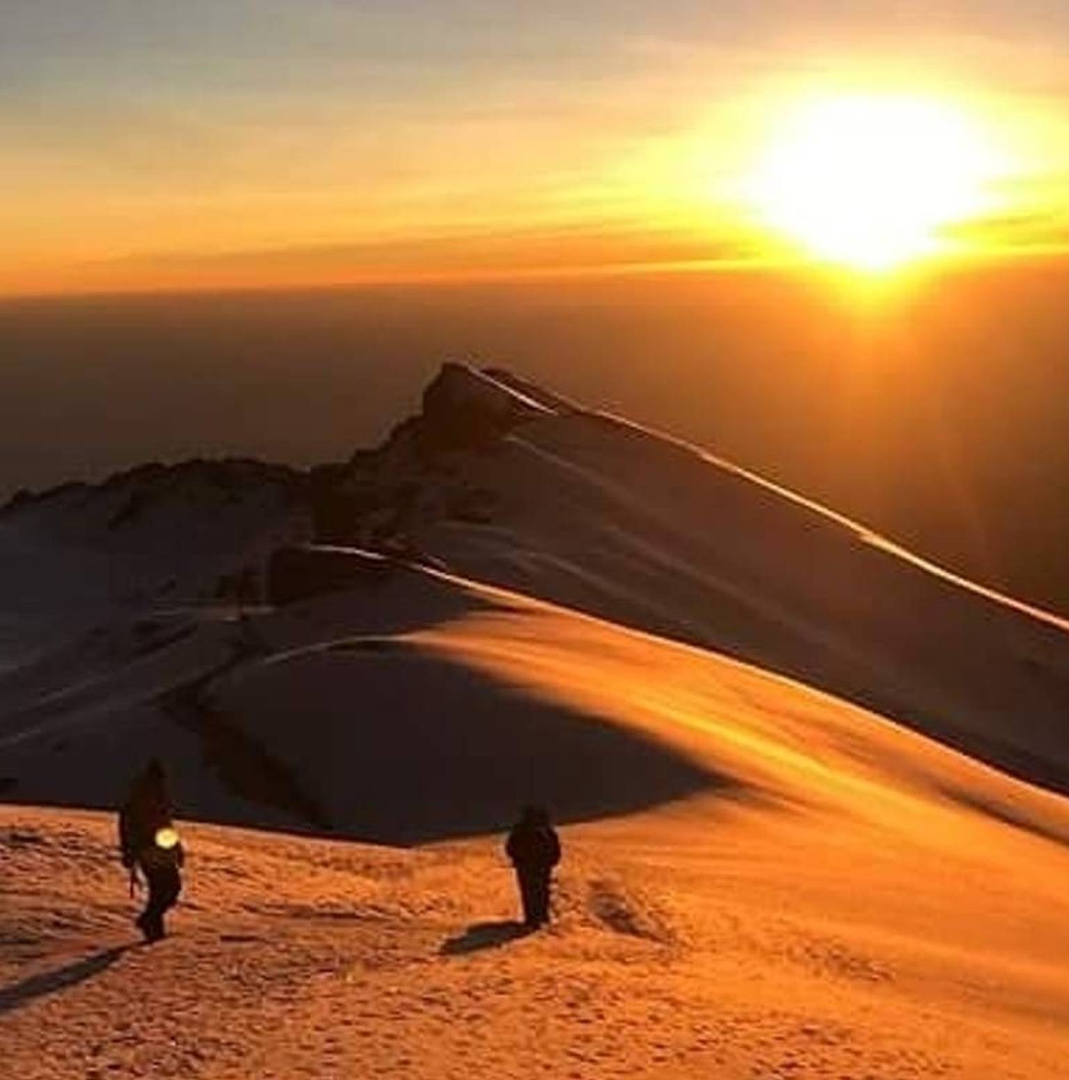 Barafu Camp (4640m) to UHURU PEAK (5895m) & down to Mweka Camp (3100m) — Barafu Hut