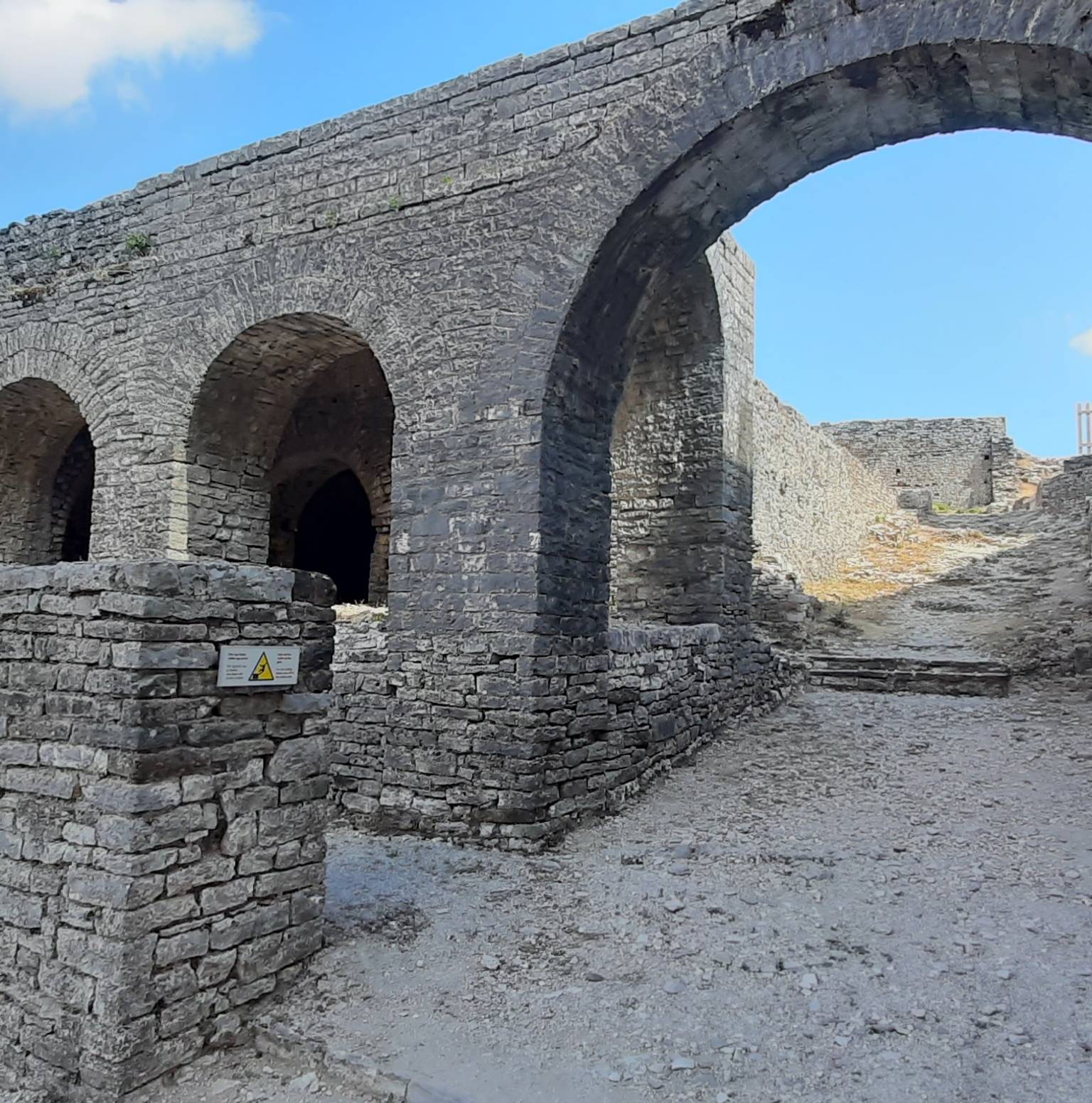 Gjirokaster - Butrint - Ksamil - Sarande — Gjirokastra