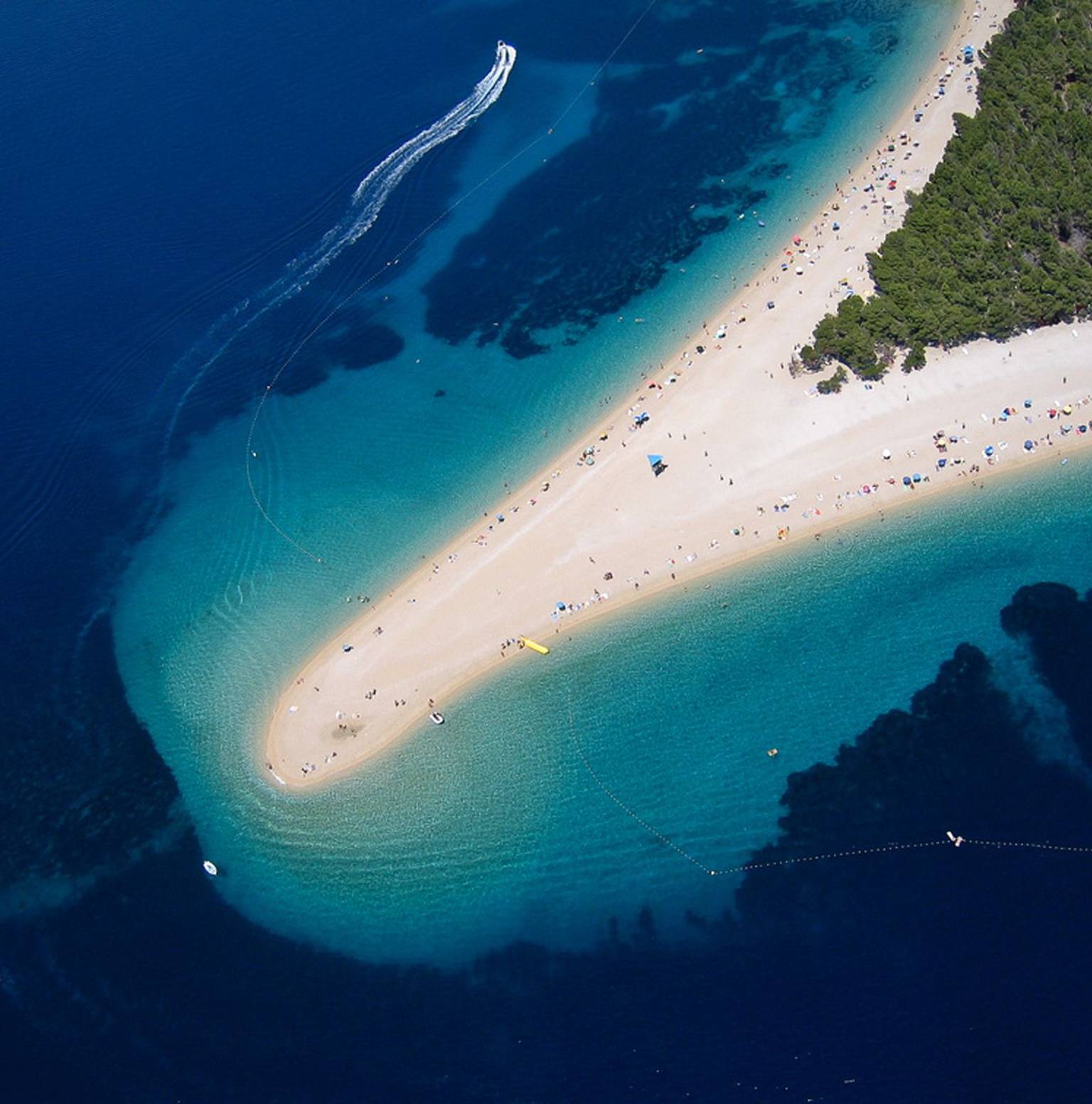 Brac Island and Zlatni Rat Beach (Golden Horn) — Hvar
