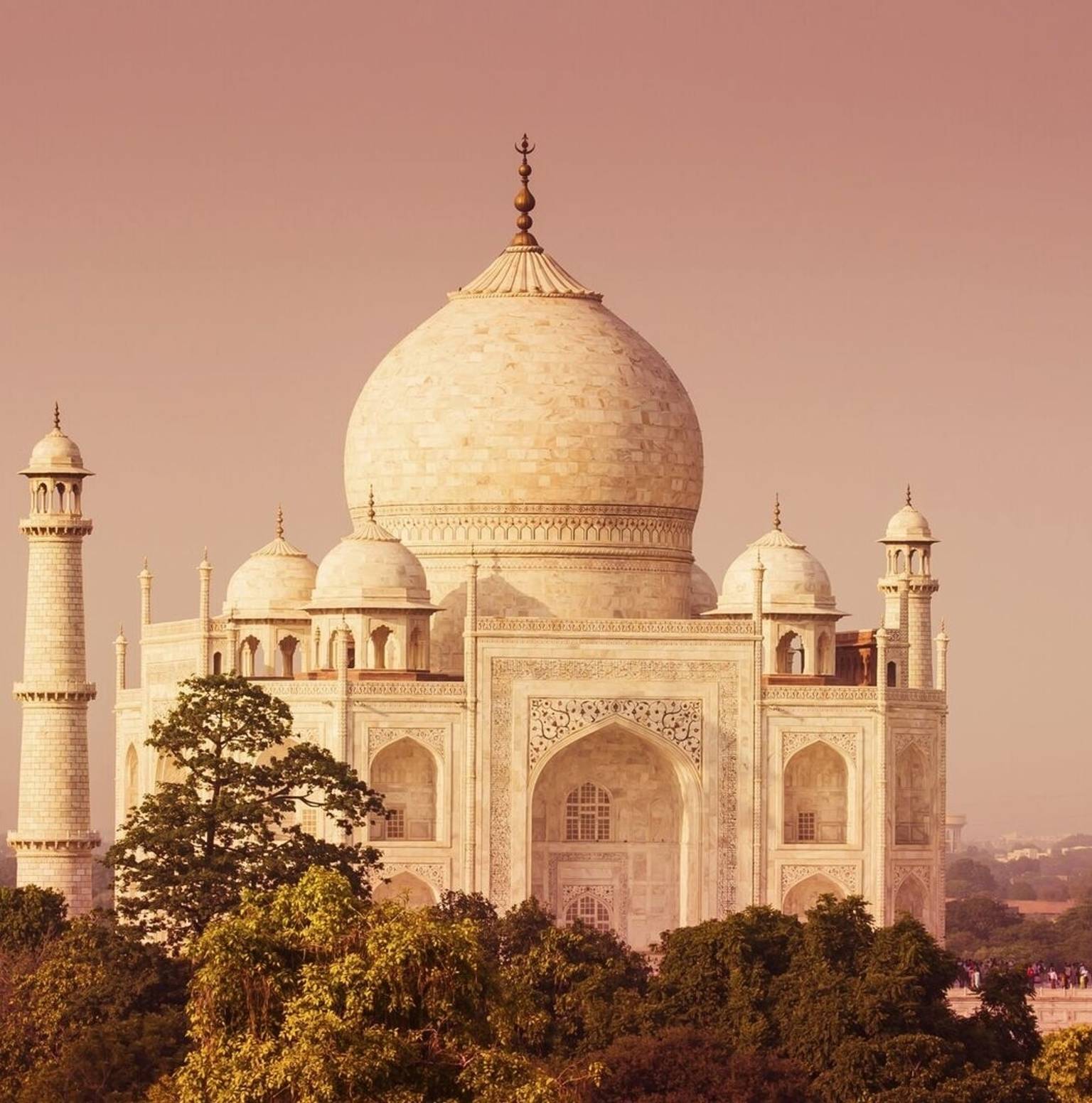 New Delhi - Agra (220 Kms / 3.30 Hrs) — New Delhi