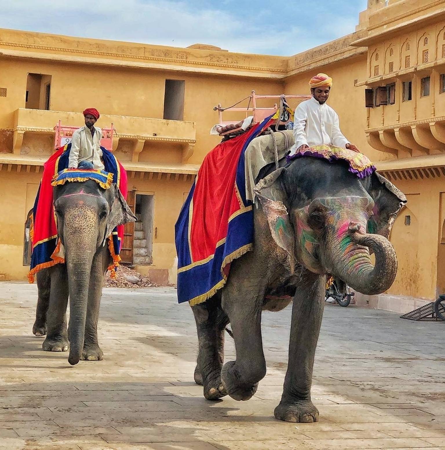 Agra - Fatehpur Sikri - Jaipur (260 Kms / 5.30 Hrs) — Agra