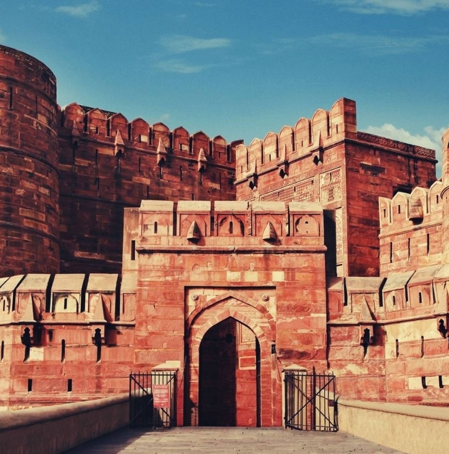Jaipur - Fatehpur Sikri - Agra (260 Kms / 5.30 Hrs) — Jaipur