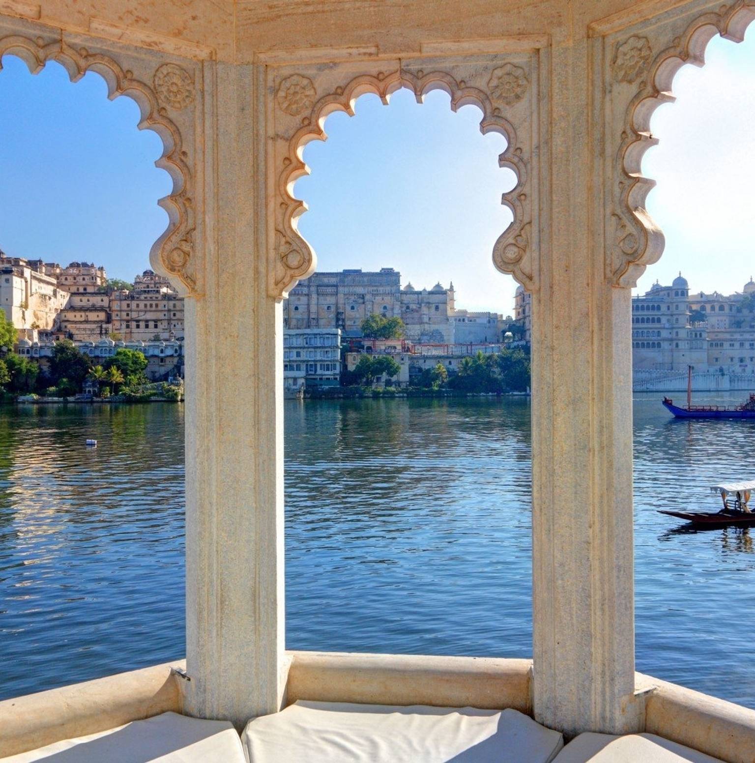 Chittorgarh - Udaipur (120 Kms / 2.30 Hrs) — Chittorgarh