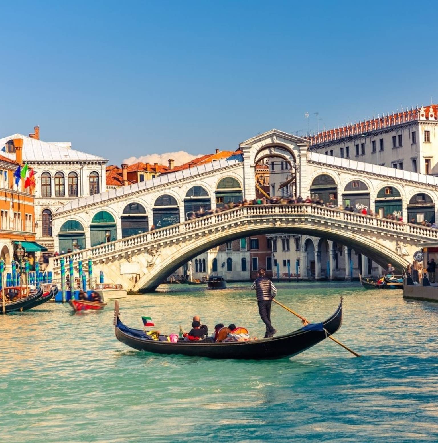Beautiful Venice - Piazza San Marco - Palazzo dei Dogi - Bridge of Sighs — Venice