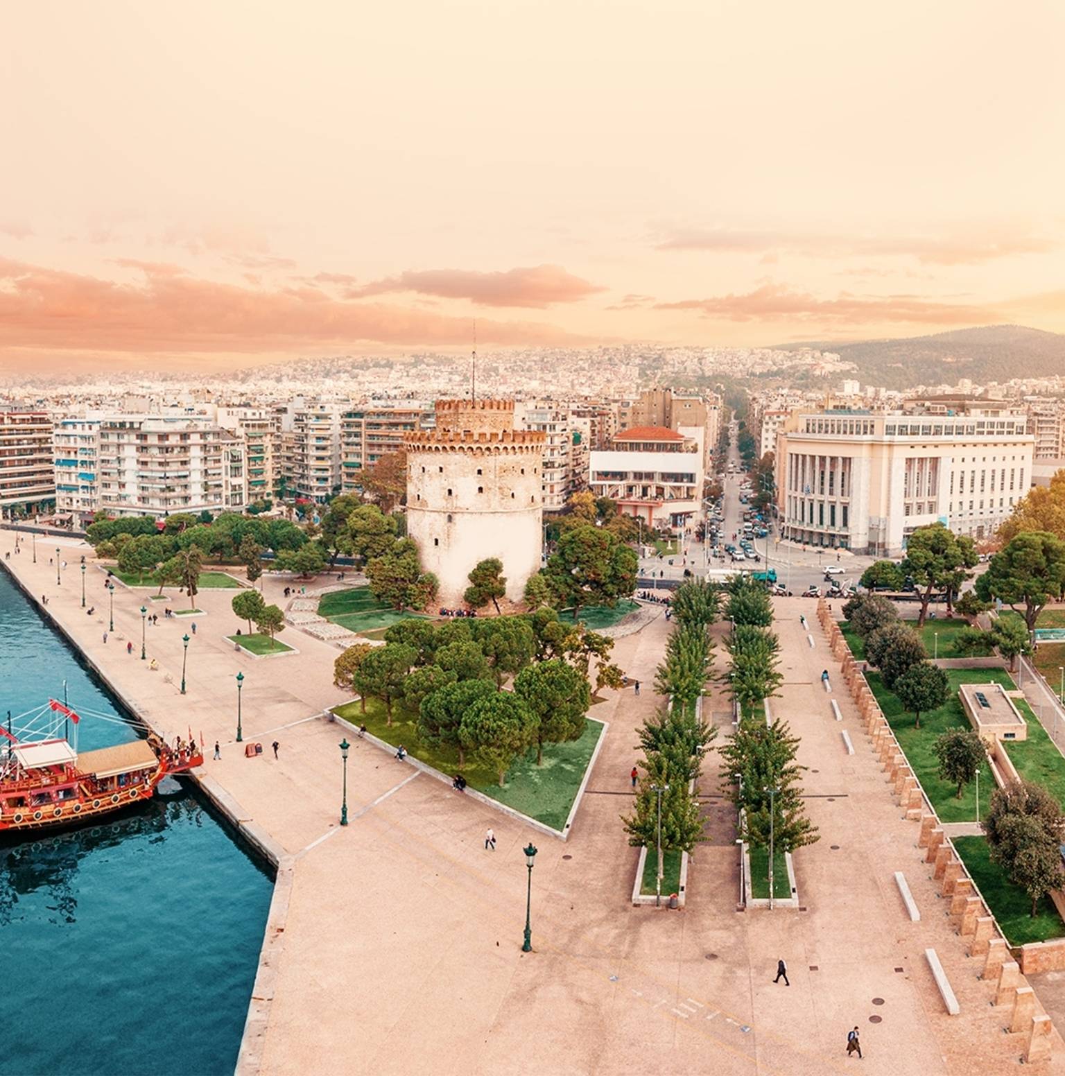 Kalambaka / Thessaloniki - Monastic Marvels Amidst Nature's Grandeur — Kalabaka