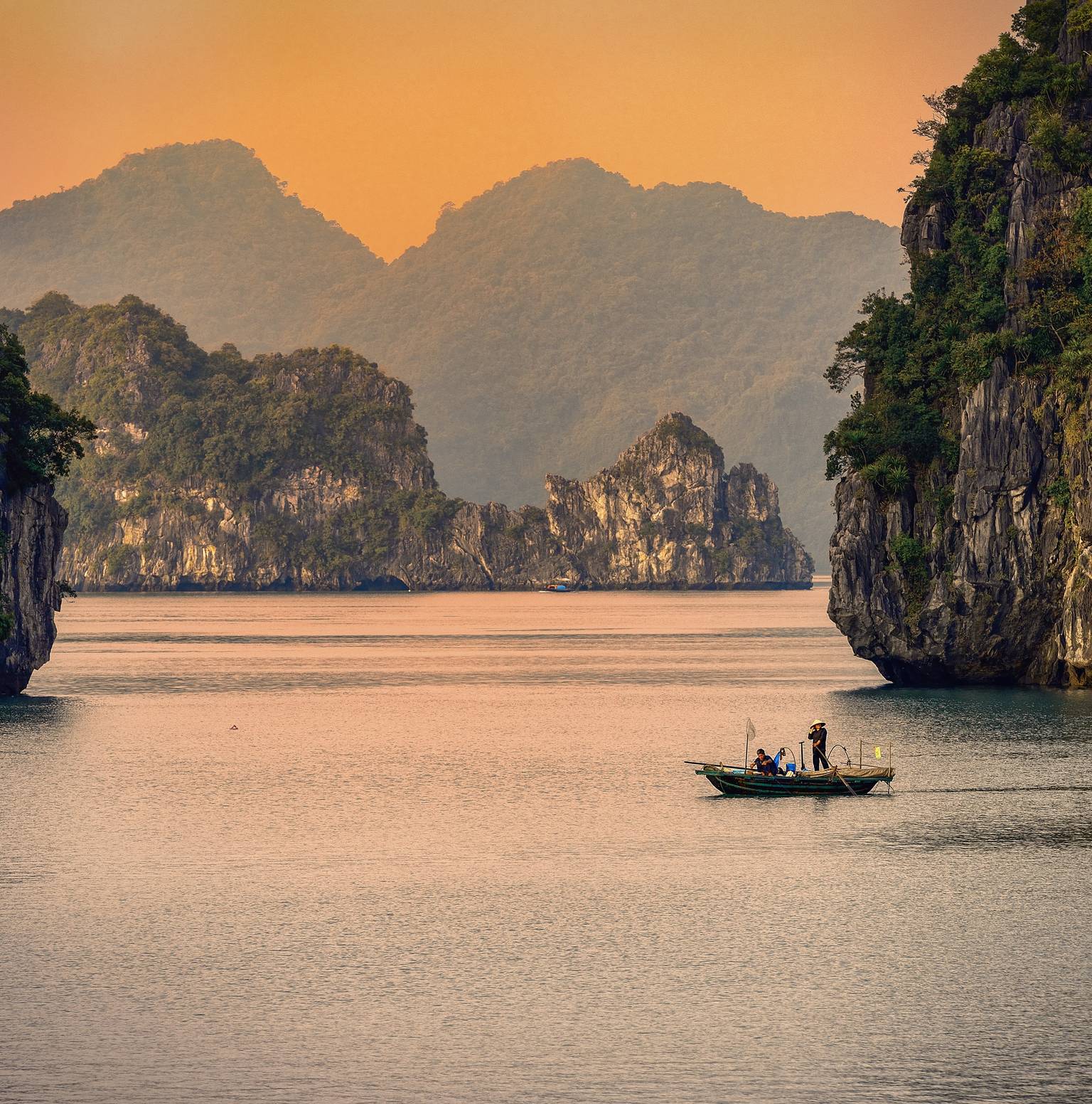 Hanoi – Halong Bay by shuttle bus (B/L/D) — Hanoi