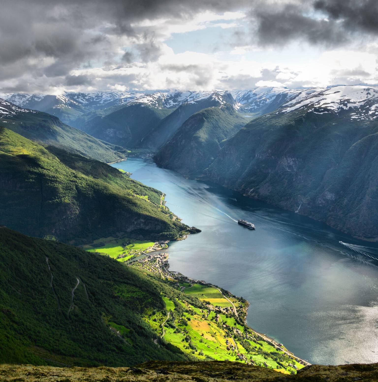 LOEN – GEIRANGER FJORD – TROLL’S ROAD - MOLDE — Loen