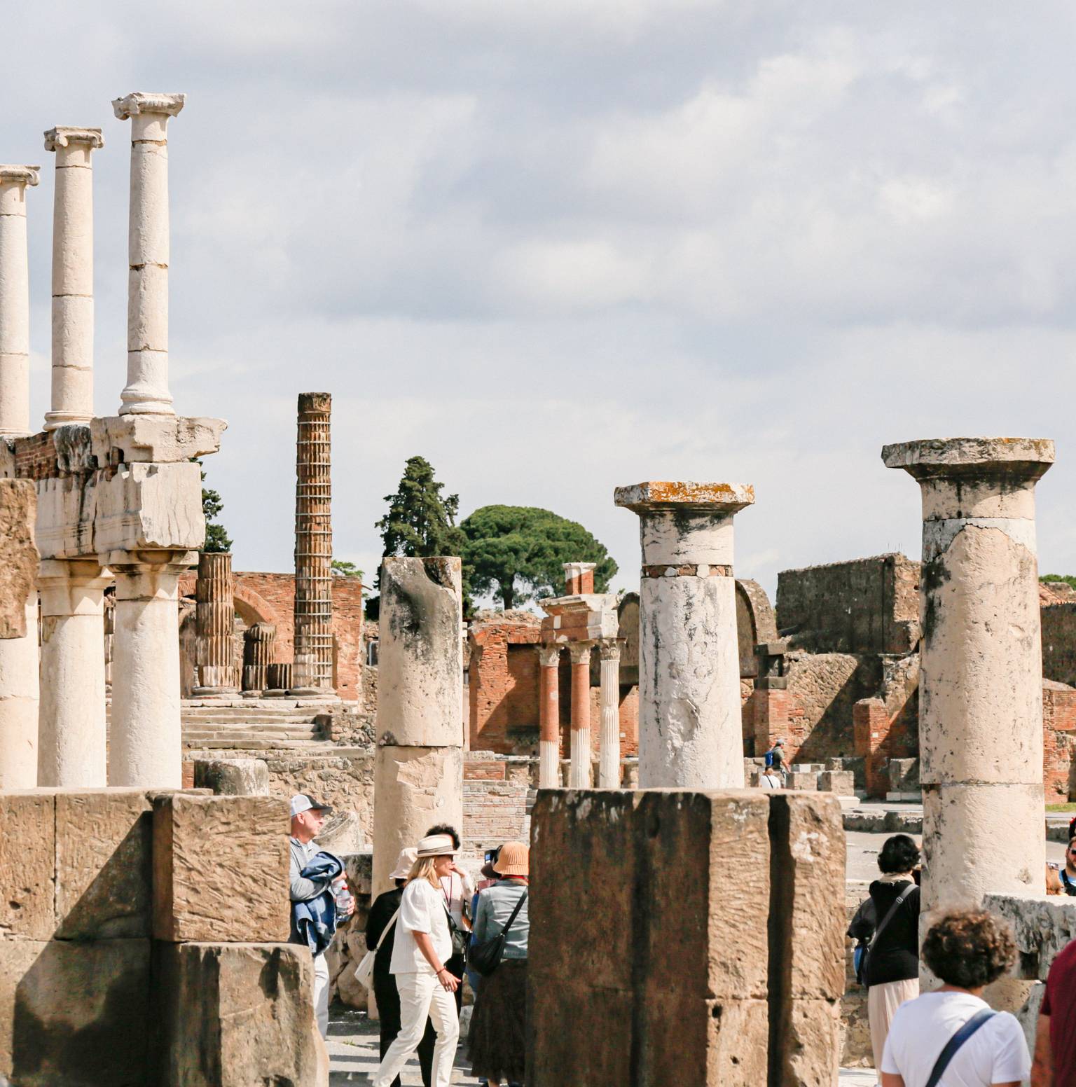 Private Transfer to Naples and Guided Tour of Pompeii with Priority Access — Pompeii