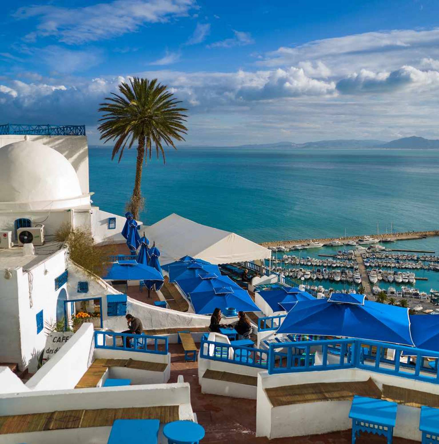 ARRIVAL IN TUNIS (10KM/30Min) — Tunis