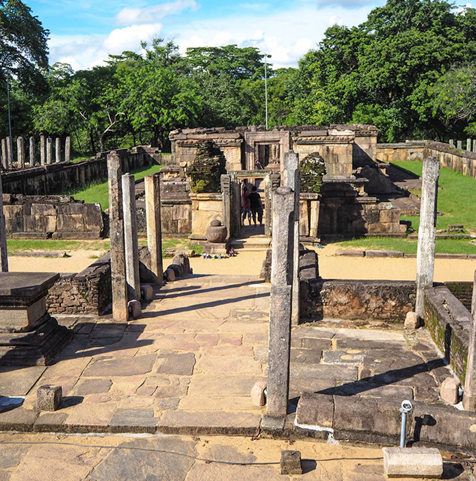 Anuradhapura — Sigiriya