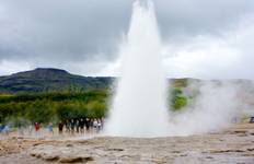 Geluxe: Iceland: Waterfalls, Hot Springs & Hiking Volcanic Landscapes Tour