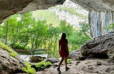 Rondreis Tirana: Semi - Prive Wandeltocht van Pellumbas Grot & Erzeni Canyon