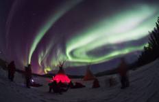 Circuit Retraite hivernale au Yukon : Aurores, faune et sources chaudes nordiques depuis Vancouver