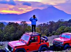 Mount Batur zonsopgang Jeep Privé Tour & Zwarte Lava Avontuur-rondreis