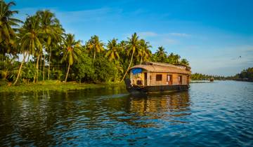 Essence of Kerala (Backwaters Experience & Relax at the Beach) Tour