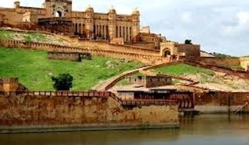 Golden Triangle with Buddhist Tour