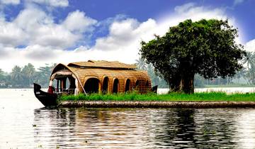 Classic  Kerala - Tea Gardens To Backwaters & Beach! Tour