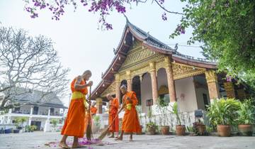 Laos Adventure Overland Tour from Vientiane to Luang Prabang via Vang Vieng, Ban Paklung Tour