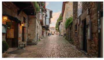 8 Days in Northern Spain, incl. Santillana del Mar and Picos de Europa
