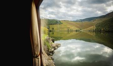 Best of Porto & The PRESIDENCIAL Train by the Wonders of Douro Valley Tour