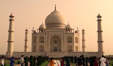 Sunrise Splendor: Taj Mahal Tour from Chennai with Flight to Delhi Tour