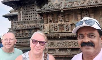 Die Pracht der Hoysala: Von Bangalore zu den Tempeln von Belur & Halebid