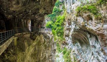 2-day Taroko Gorge Premium Private Tour Depart from Taipei