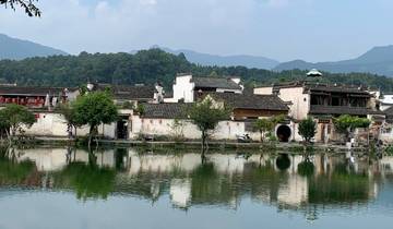 5-Day Explore by Round-way Bullet Train from Shanghai to Yellow Mount, Xidi & Hongcun Village