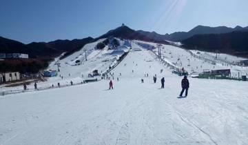 Skiing and Hot Spring 5-Day Tour in Urumqi