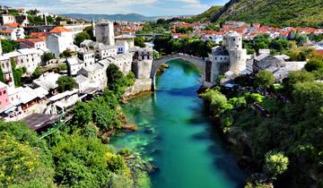 All seasons discover Bosnia, 4 days tour from Sarajevo. UNESCO sites. Nature. Architecture. History. Cuisine. Slow travel Tour