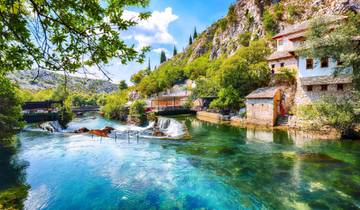 Expérience culturelle et vinicole, 2 jours d'excursion en Bosnie en toute saison au départ de Korcula : Vjetrenica, Blagaj, Mostar, Medjugorje, Kravica, Pocitelj. Sites de l'UNESCO. Nature. Architecture.