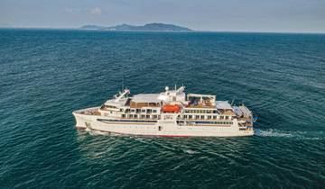 The Kimberley: Darwin to Broome Cruise - Premium Adventure Tour