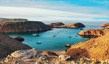 The Oman Essentials Tour with Fully Live Escorted Tour in 4* Hotels - Full Board Plan Tour