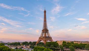 Revisitez le passé de la France, ses sites royaux et ses villes médiévales au cours d'une croisière historique sur la Petite Seine (croisière de port à port).