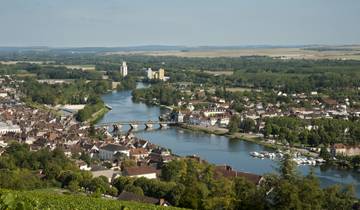 Redécouvrez le passé de la France, ses sites royaux et ses villes médiévales lors d'une croisière historique sur la Petite Seine (croisière de port à port, 6 destinations)