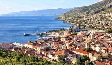 Discover Croatia + Bosnia in 7 days all seasons tour from Zagreb to Dubrovnik. UNESCO venetian towns of Dalmatian Riviera and scenic roads. Tour