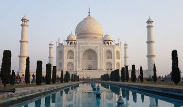 From Chennai: Overnight Taj Mahal Private Tour with Flight & Hotel Tour