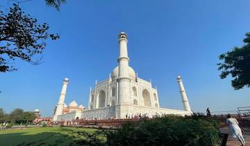 From Goa: Overnight Taj Mahal Private Tour with Flight & Hotels