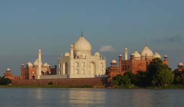 From Hyderabad: Overnight Taj Mahal Private Tour with Flight & Hotel Tour