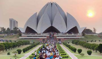 From Mumbai: Golden Triangle Private Tour with Flight & Hotels Tour