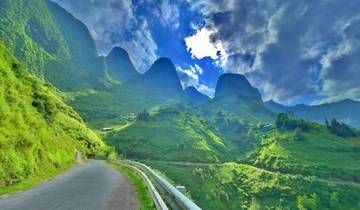 Circuit en moto tout- terrain dans le nord du Vietnam pour les pilotes expérimentés à Ba Be, Dong Van, Ha Giang, Sapa, Mu Cang Chai circuit