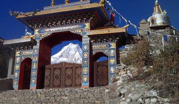 Pure natural contrasts at the Larkya La Pass & Manaslu