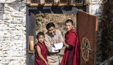 Teeplantagen, Dzongs und Stupas