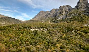 Greece Zagori UNESCO mountain stone villages and old stone bridges in 14 days. Roadtrip Thessaloniki to Ioannina. History, culture, nature, architecture and gastronomy.