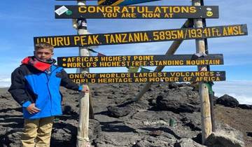 11 jours d\'ascension du Kilimandjaro par la route du circuit nord. - tous les hébergements et transports sont inclus circuit