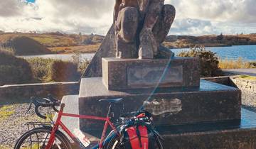 Wild Atlantic Way, Ireland Guided *CYCLE* Tour/Packing Tour