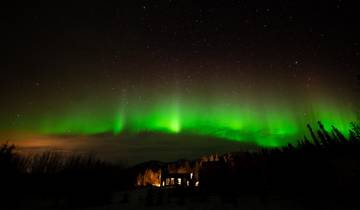 Yukon Northern Lights Holiday Premium Tour Tour