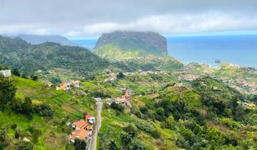 Madeira Round Trip with Charme: Floral World and Coastal Land Tour