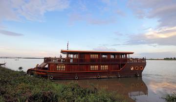 Cambodia Upstream Cruise from Phnom Penh to Siem Reap by Mekong Dawn Tour
