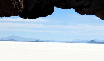 Beautiful Salar de Uyuni Tour